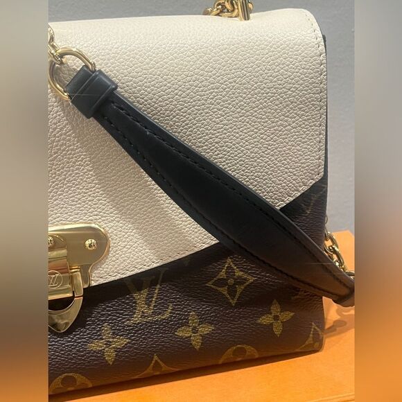 LOUIS VUITTON ST. PLACIDE - Picture 8 of 11